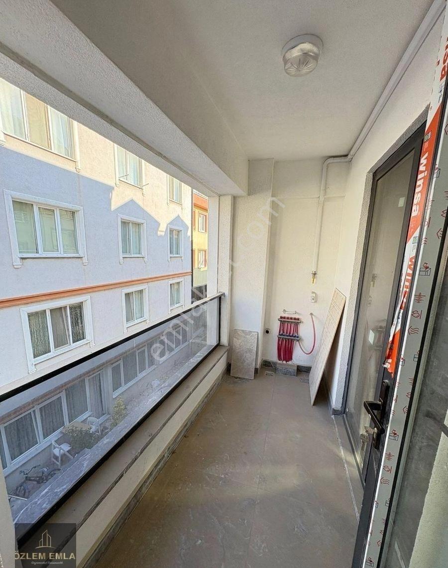 Özlem'den 17 Eylül Mahallesi’nde Caddeye Cephe, Merkezi Konumda Lüks 2+1 Daire. - Görsel 13
