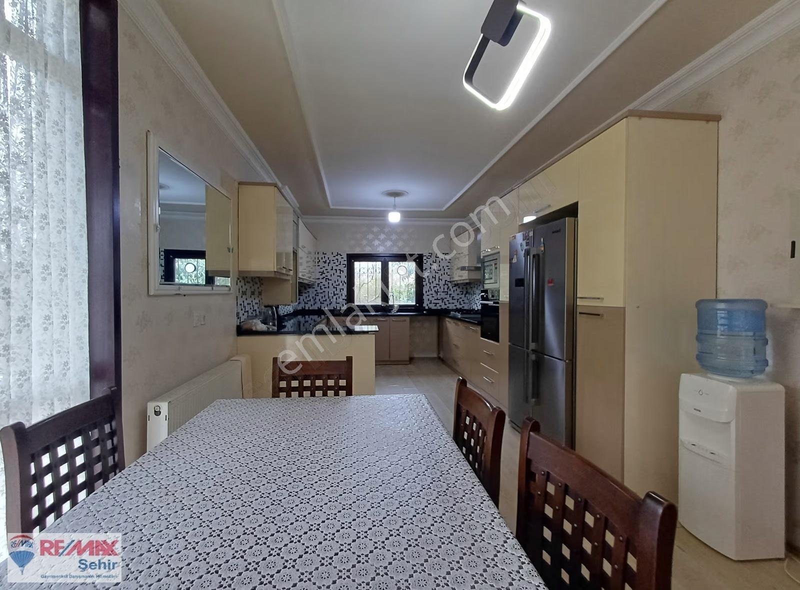 Yalova Termal Yoluna Cepheli Havuzlu Satılık Müstakil Villa - Görsel 6