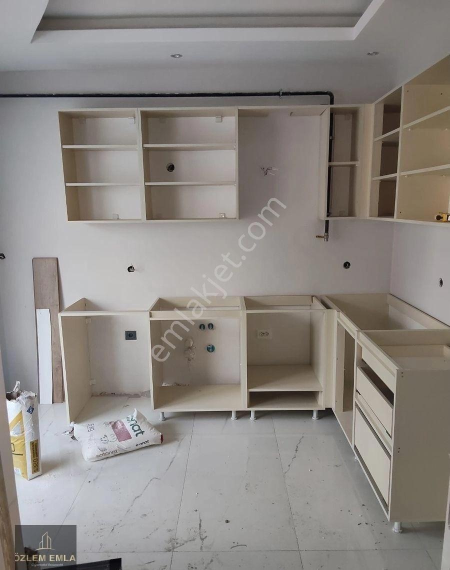 Özlem 'den Bandırma Paşakonak Mahallesinde 2+1 Lüx Satılık Daire