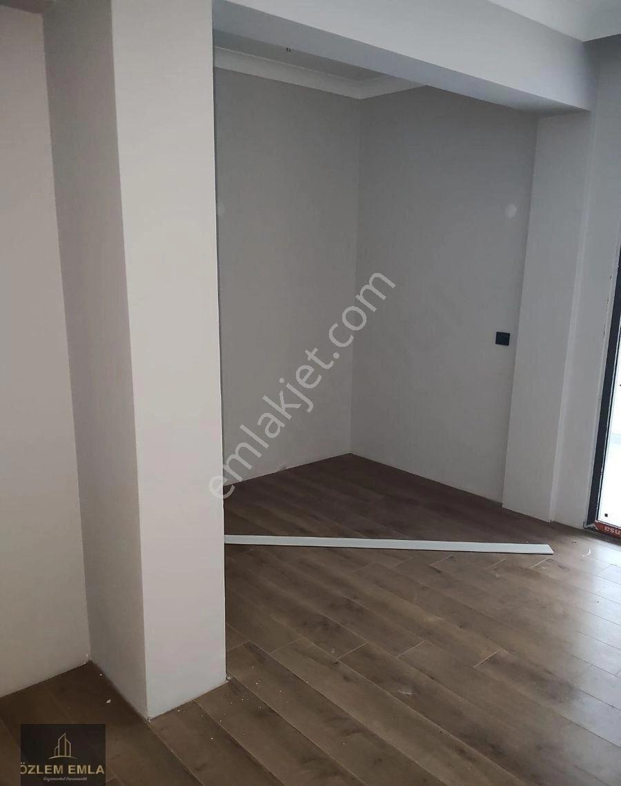 Özlem 'den Bandırma Paşakonak Mahallesinde 2+1 Lüx Satılık Daire - Görsel 3