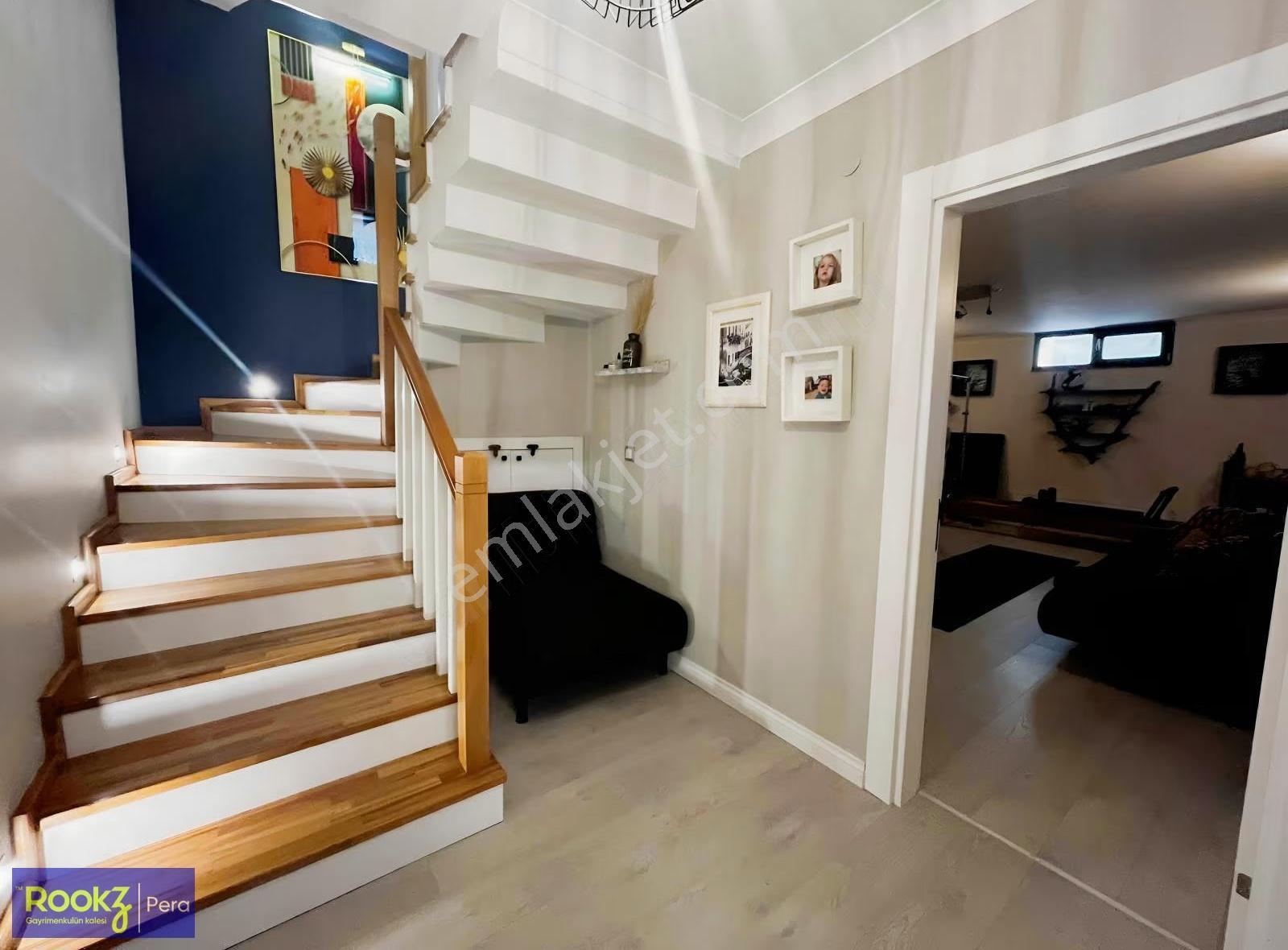 Serdivan Bağlantısında Geniş Yaşam Alanlı Site İçi 7+1 Villa - Görsel 16