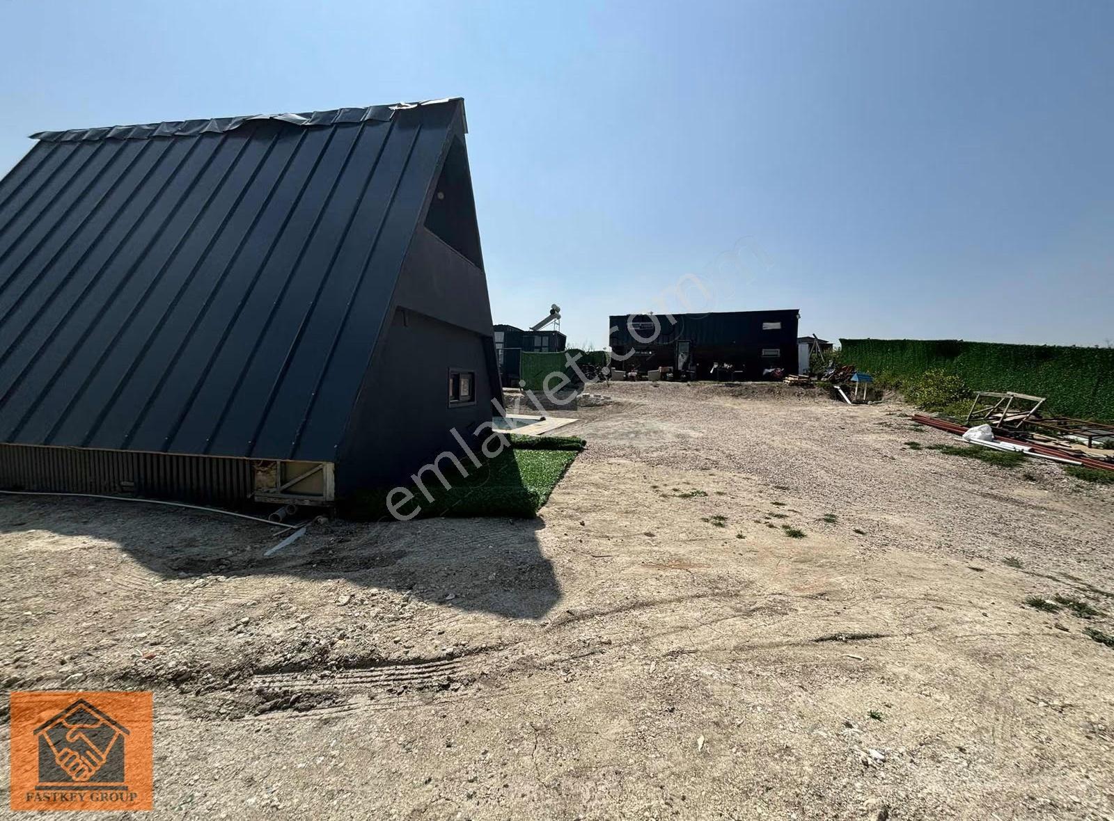 Oğlananası'nda Satılık Havuzlu Bungalov Eşyalı 994 M2 Arsası - Görsel 14
