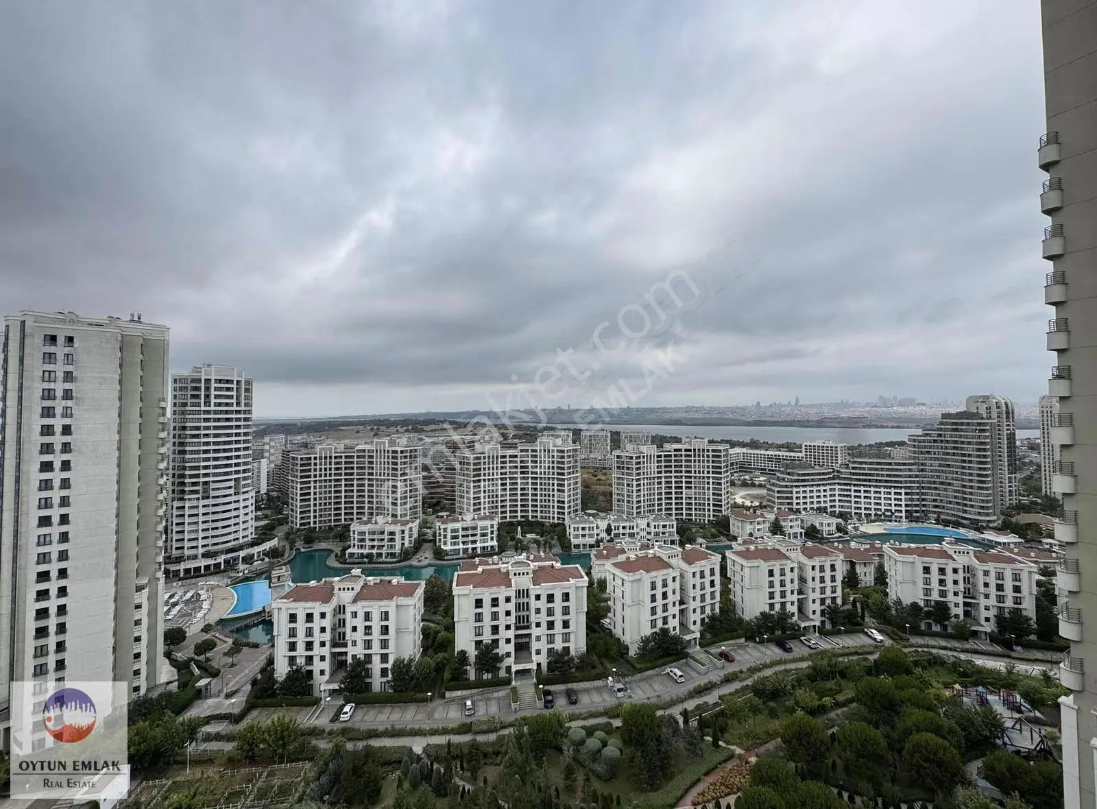 Karşıyaka Rezidans Göl Manzaralı Eşyalı Kiralık 1+1 Daire 74 M² - Görsel 4