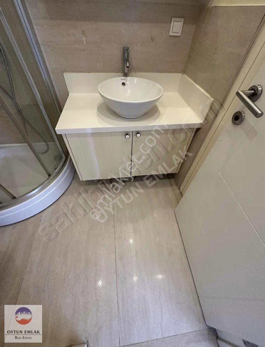Ege Yakası Karşıyaka Rezidans Kiralık Balkonlu 1+1boş Daire 65m² - Görsel 16