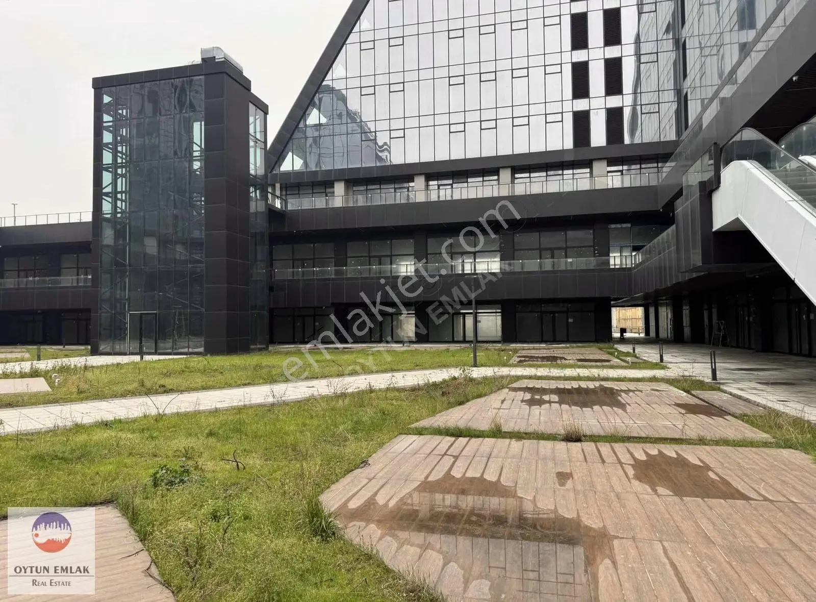 Bios İstmall Çarşı İçerisinde Kiralık Boş Dükkan Yeri 130 M² - Görsel 3