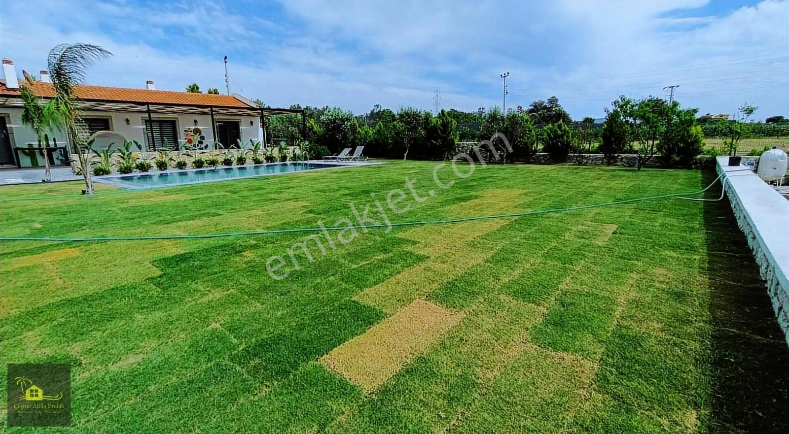 Çeşme'de Satılık 2650m2 Arazi İçerisinde Satılık Tam Müstakil - Görsel 2