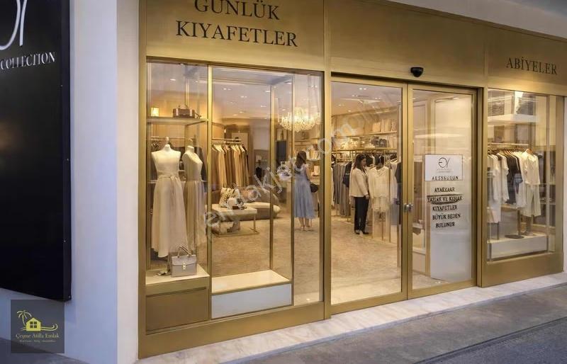 Çeşme Merkezde Satılık Dükkan İşyeri - Görsel 2