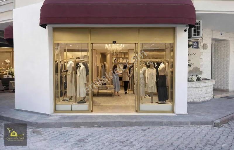 Çeşme Merkezde Satılık Dükkan İşyeri