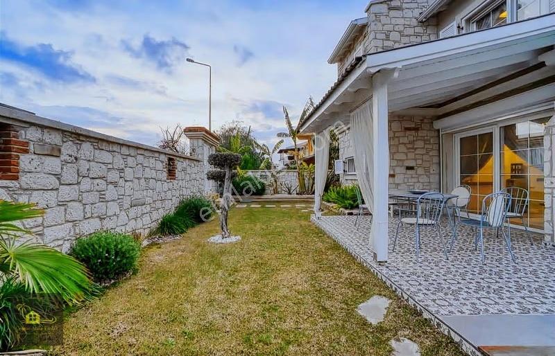 İzmir Çeşme Alaçatı Satılık Villa 4+1 Müstakil Havuzlu - Görsel 21