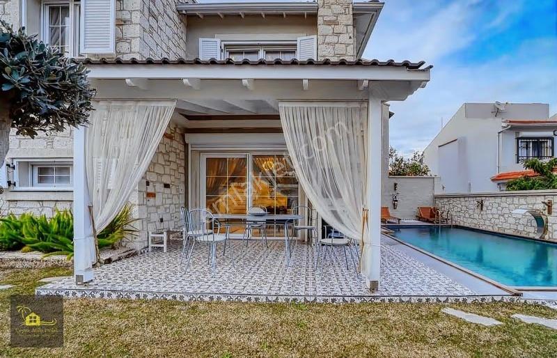 İzmir Çeşme Alaçatı Satılık Villa 4+1 Müstakil Havuzlu - Görsel 22