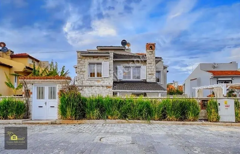 İzmir Çeşme Alaçatı Satılık Villa 4+1 Müstakil Havuzlu - Görsel 8