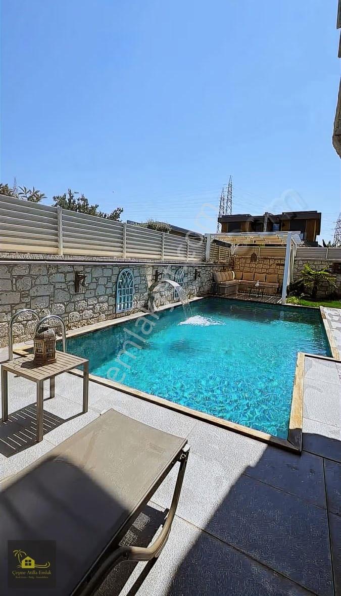 İzmir Çeşme Alaçatı Müstakil Havuzlu 4+1 Kiralık Lüks Villa - Görsel 21