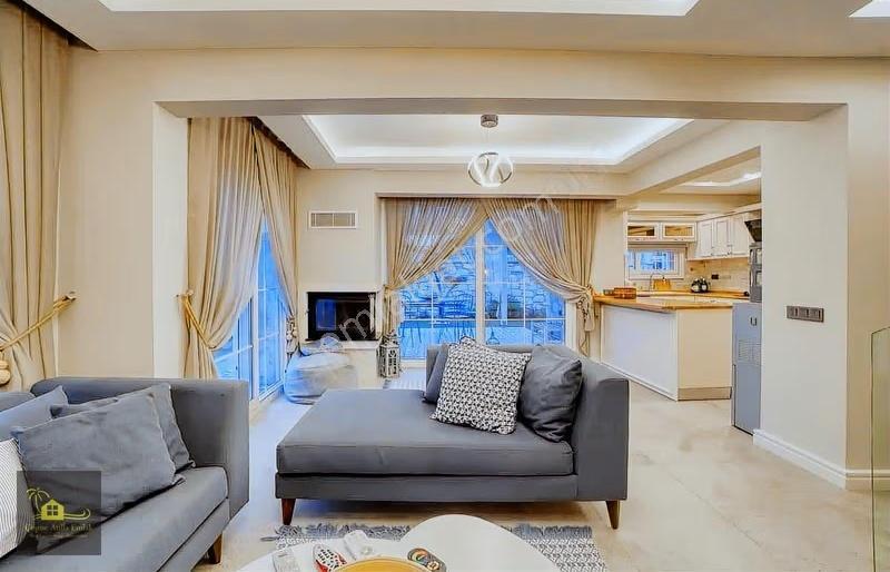 İzmir Çeşme Alaçatı Müstakil Havuzlu 4+1 Kiralık Lüks Villa - Görsel 28