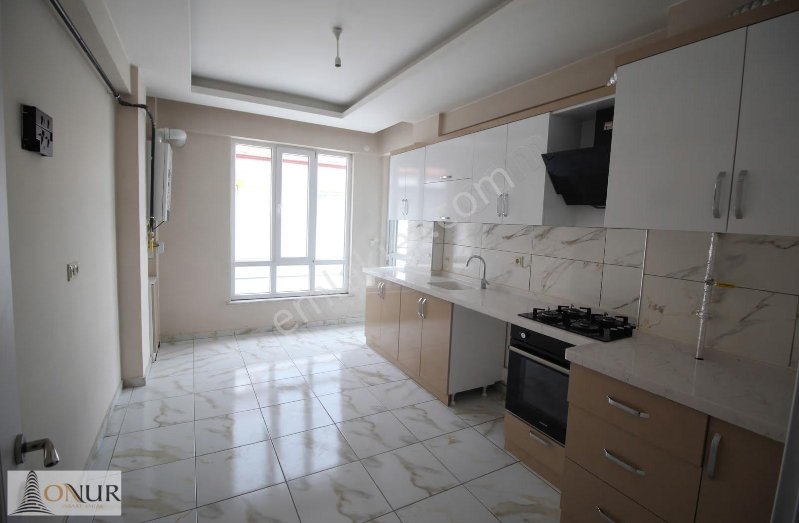 Onur Emlak Yeni Sille Cad. Asansörlü 3+1 Satılık Ara Kat Daire