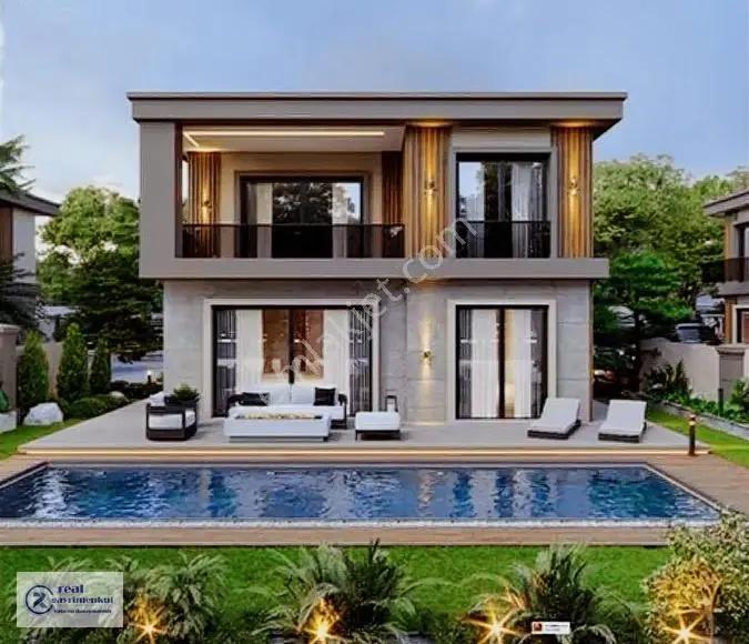 Önerler Mahallesinde Göl Manzaralı 4+1 Villa
