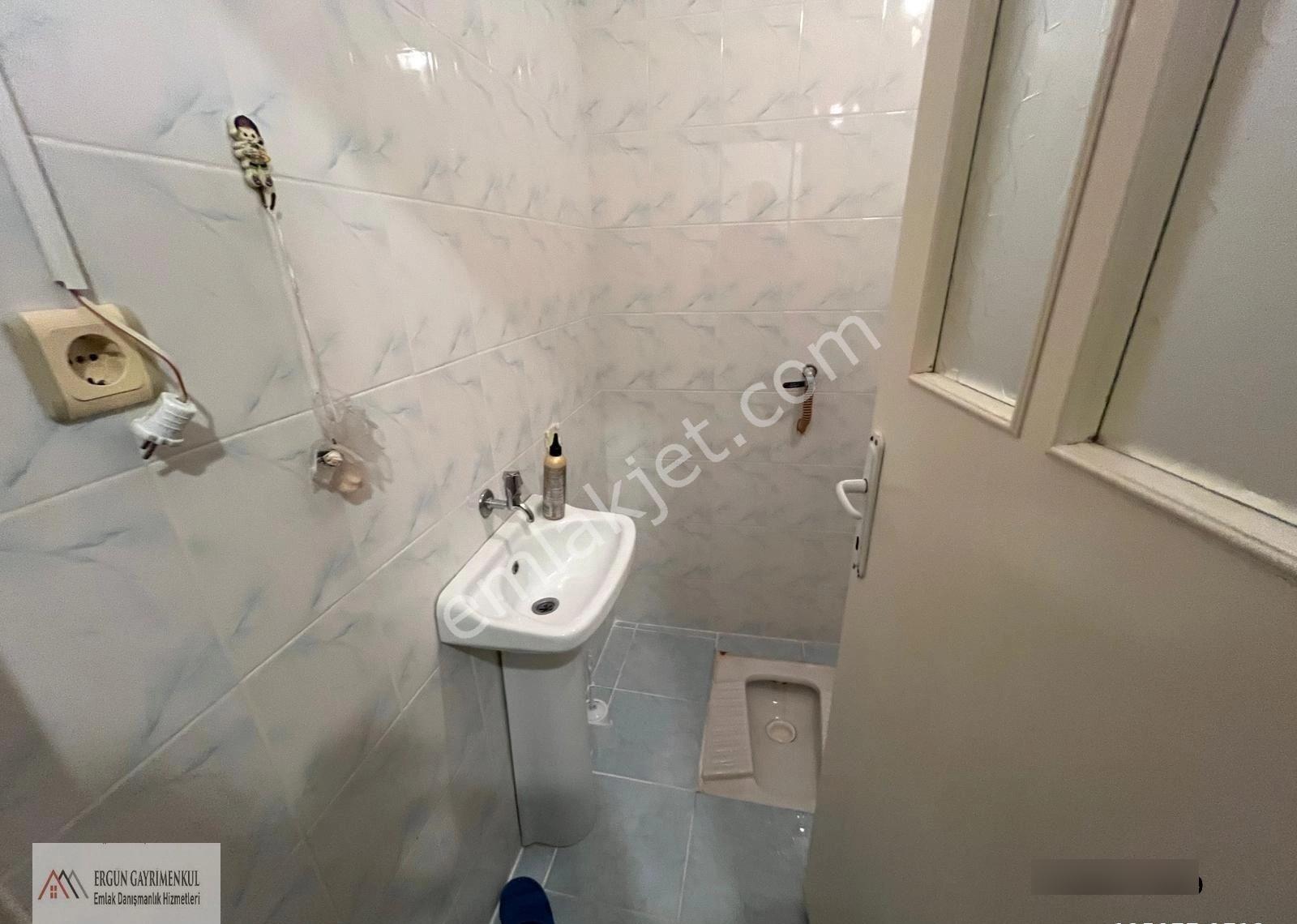 Ergünden Merkezde Doğalgazlı Site İçi Kiracılı 3+1 Satılık Daire - Görsel 9