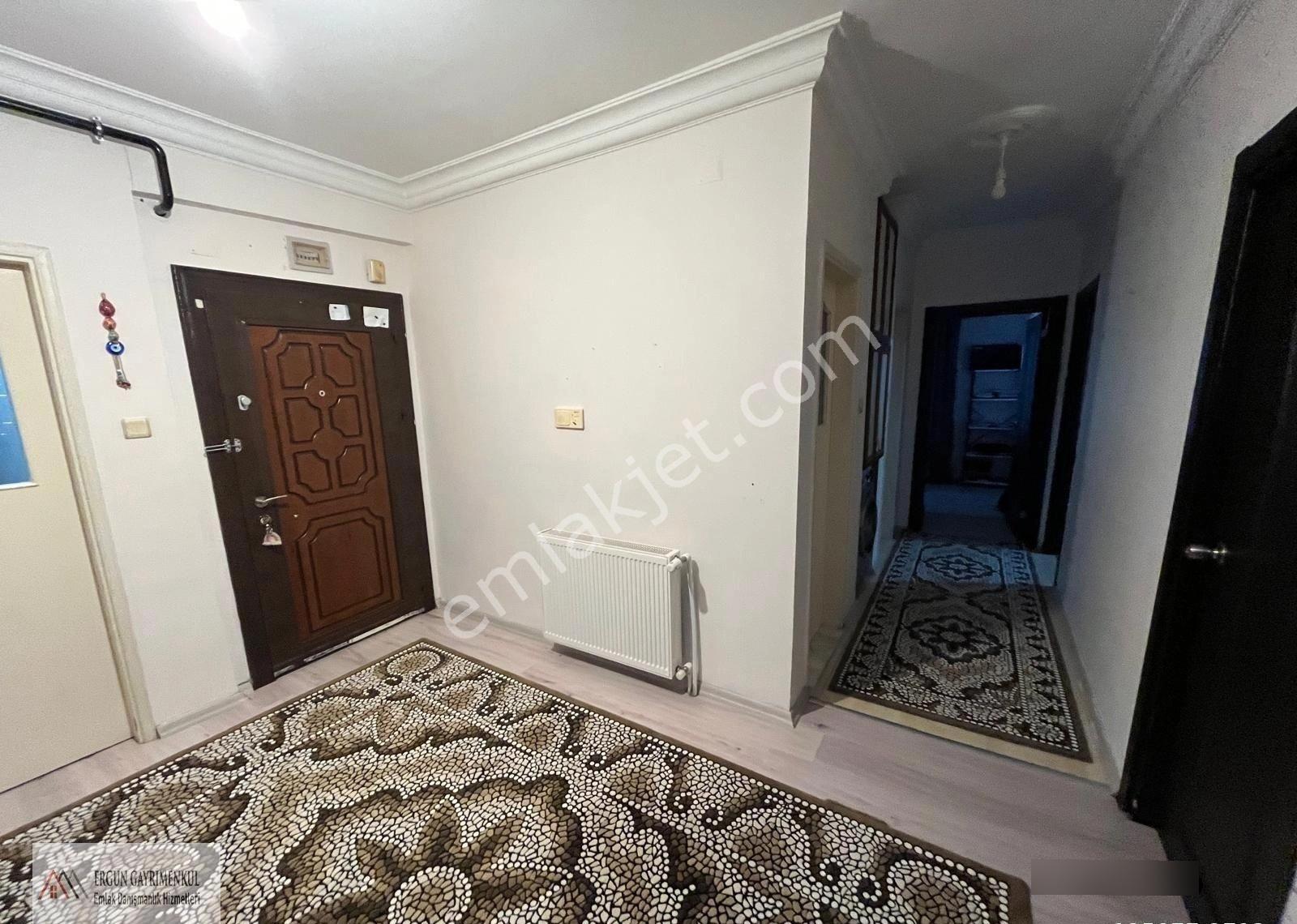 Ergünden Merkezde Doğalgazlı Site İçi Kiracılı 3+1 Satılık Daire - Görsel 17