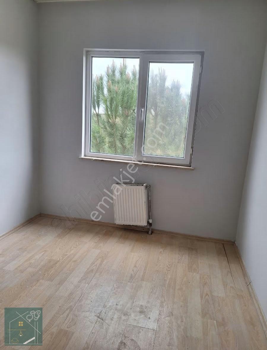 Korucukta Kiralık Daıre 2. Kat. Yeni Boyandı - Görsel 2
