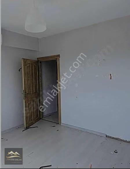Aliağa Sevgi Yolu Üzeri Ful Tadilatlı 3+1 Satılık Daire - Görsel 4