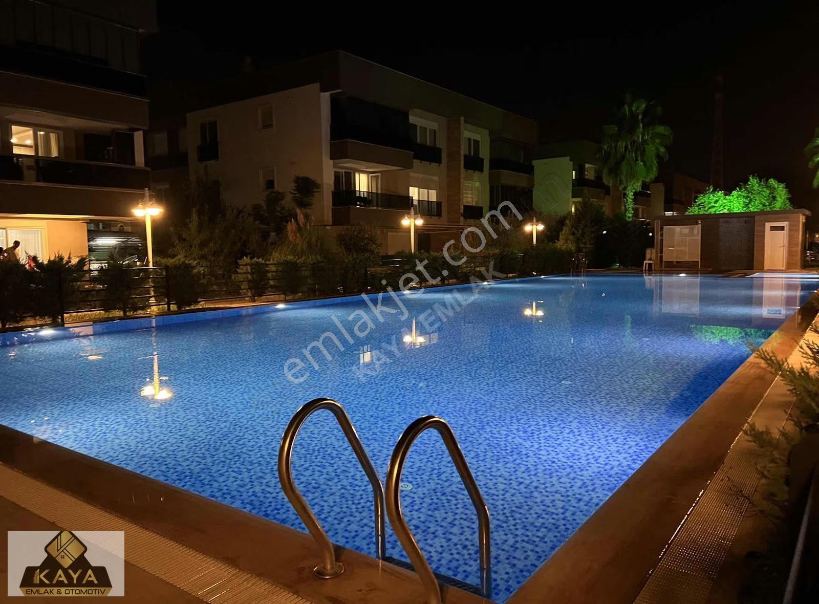 Havuzlu Güvenlikli Lüks Sitede Cam Balkonlu 3+1 Bahçe Katı - Görsel 14