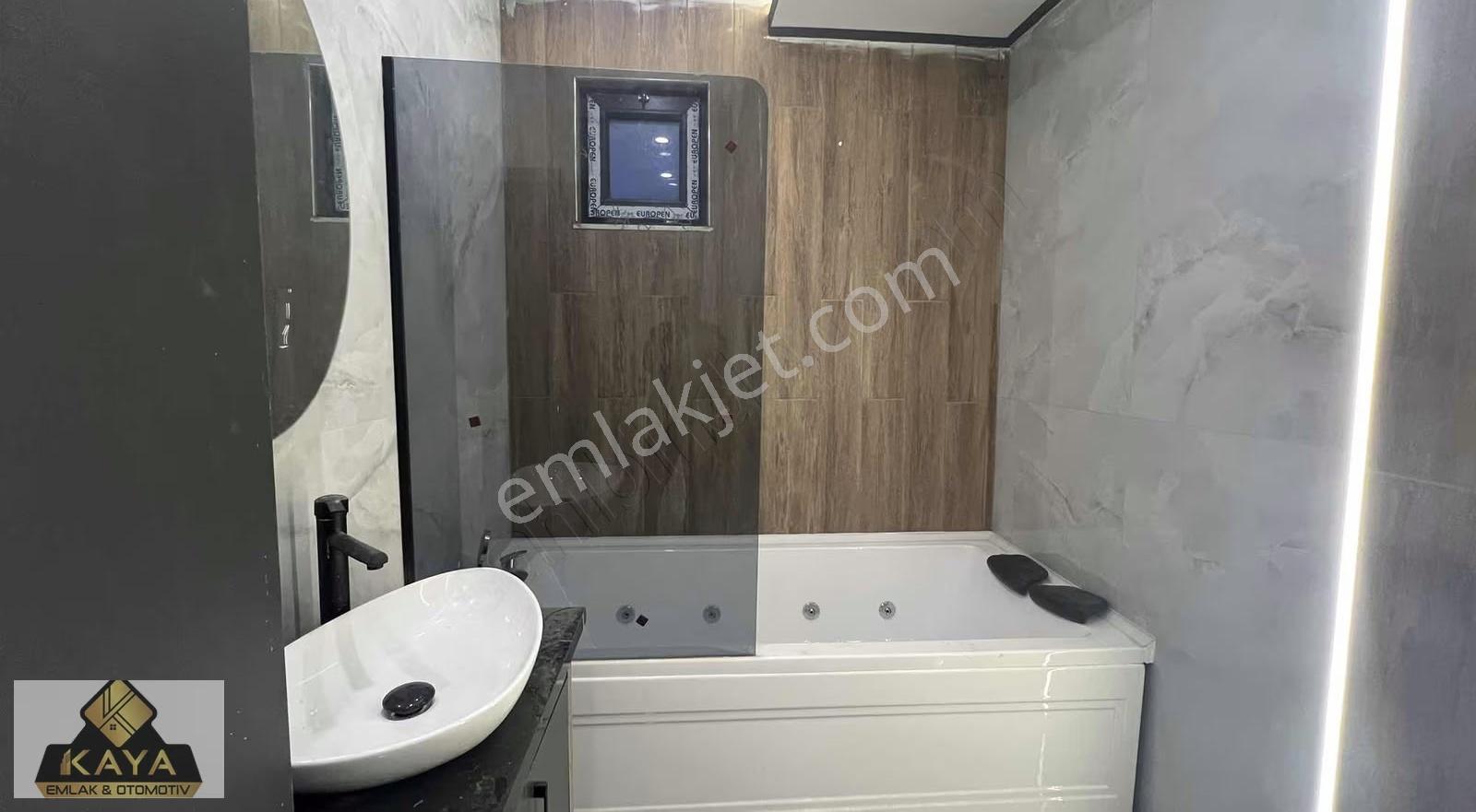 Döşemealtı Merkezde Lüks Giyinme Odalı Geniş 4+1 Villa - Görsel 11
