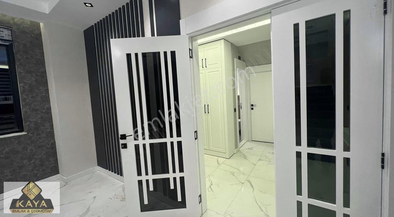 Döşemealtı Merkezde Lüks Giyinme Odalı Geniş 4+1 Villa - Görsel 13
