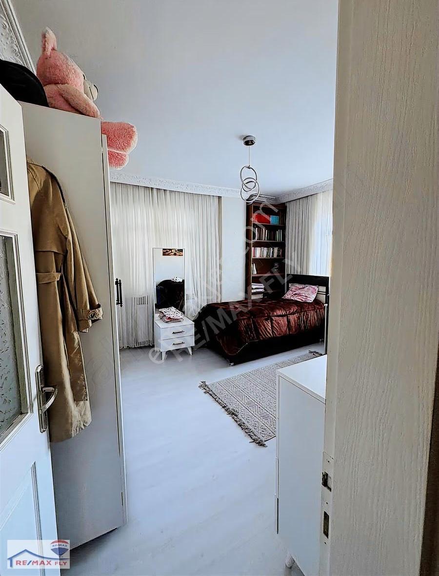 Sultangazi'de Satılık 2+1 Daire - 80m² - Güneş Alan Konum - Görsel 6