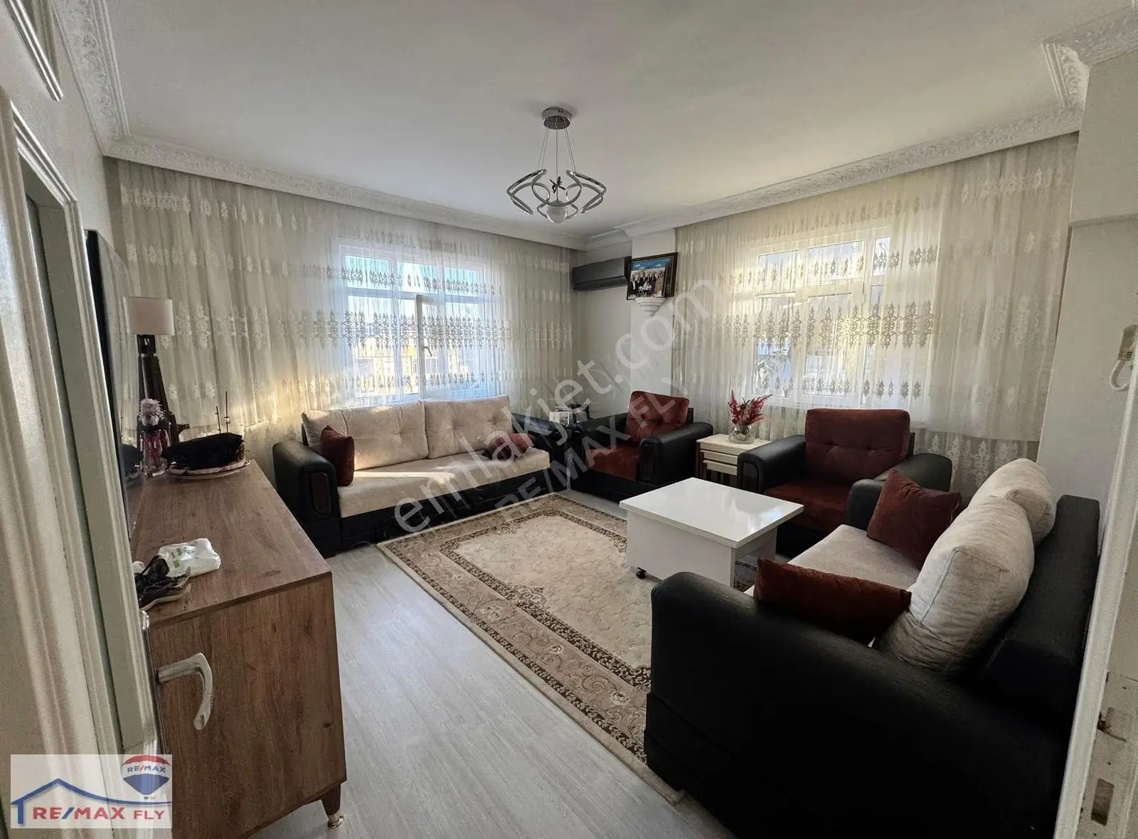 Sultangazi'de Satılık 2+1 Daire - 80m² - Güneş Alan Konum