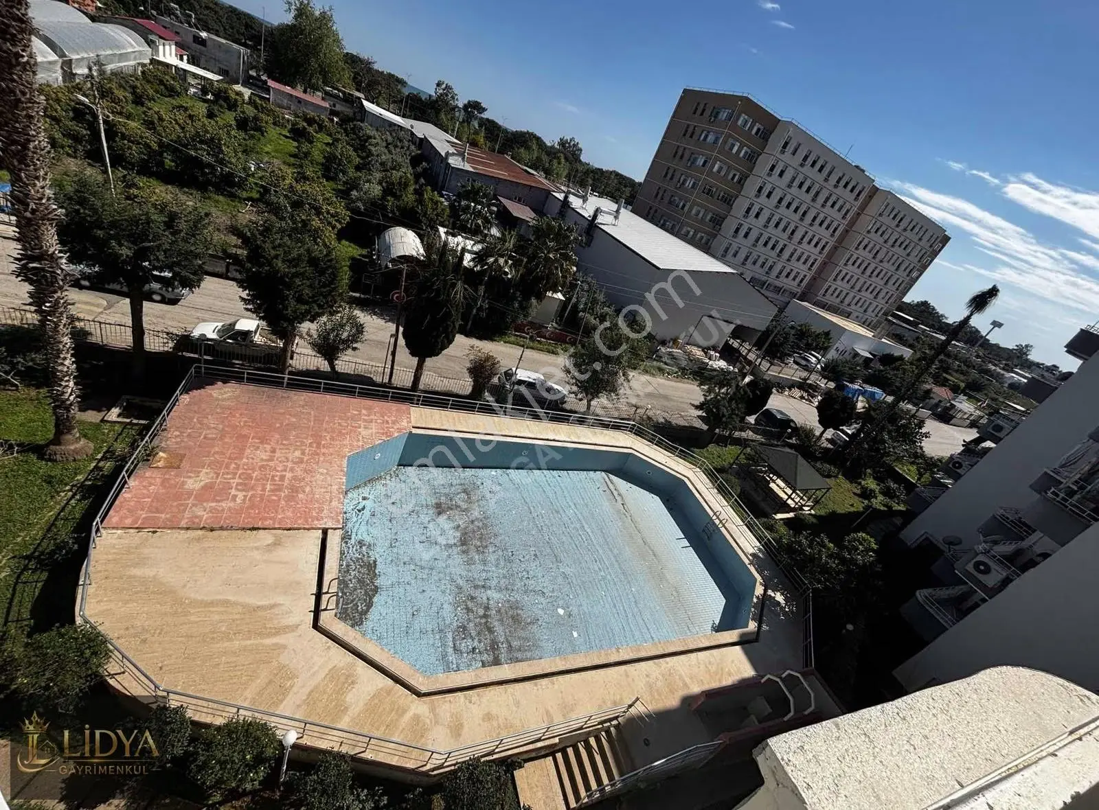 Mersin Erdemli Koyuncu'da Satılık Havuzlu 2+1 Daire