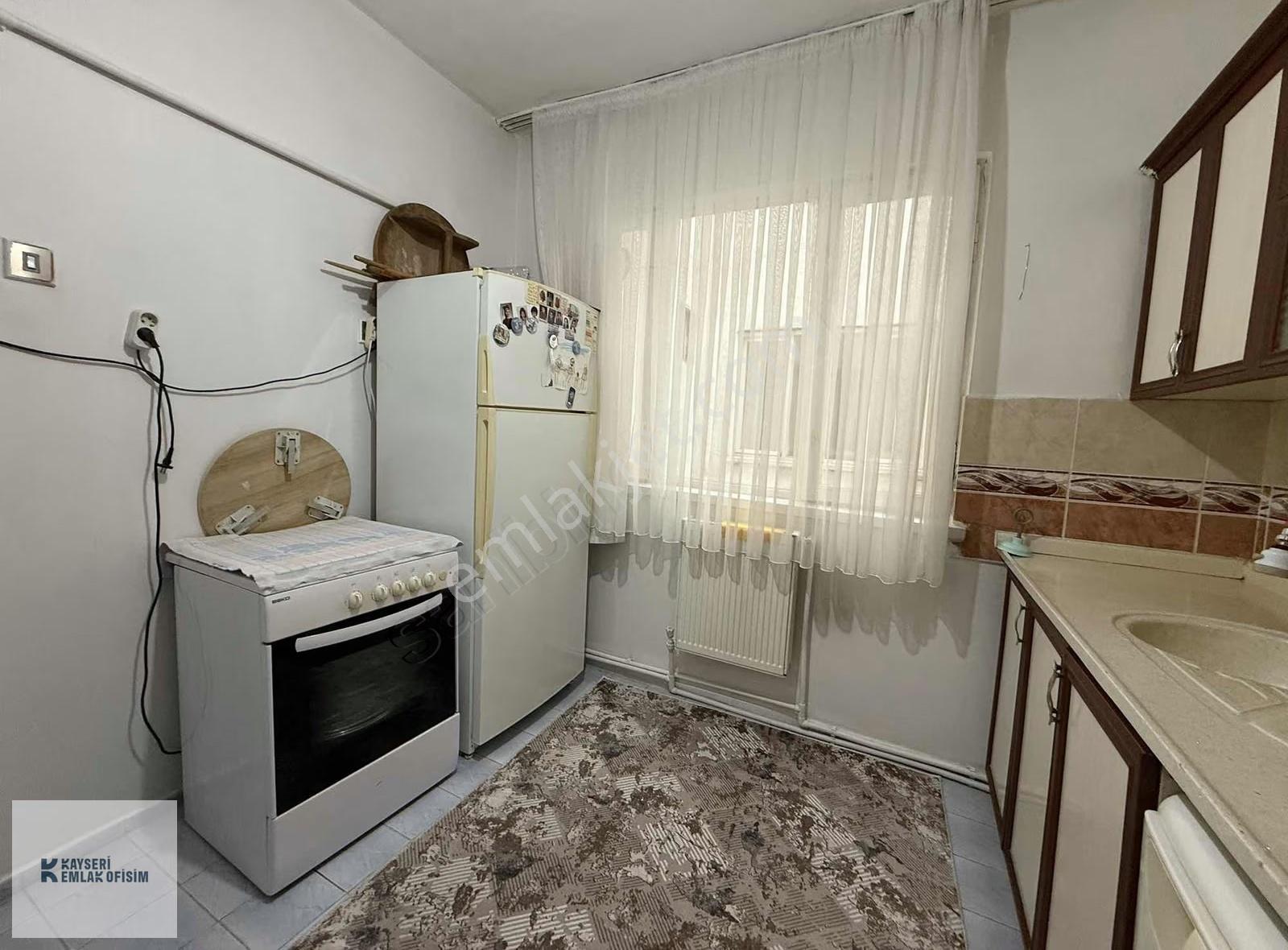 Fuzuli Caddesi Üzeri Köşe Başı 3+1 Satılık Daire - Görsel 3