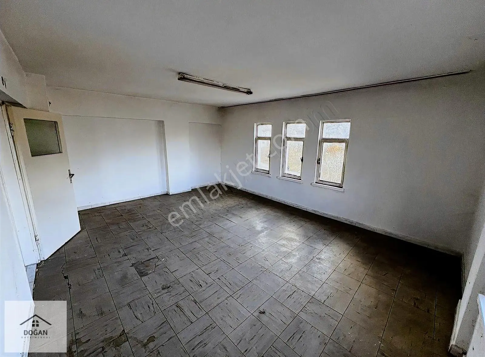 Polatlı Gazide Süper Konumda Cadde Üzeri Katta Satılık 2+1 Daire