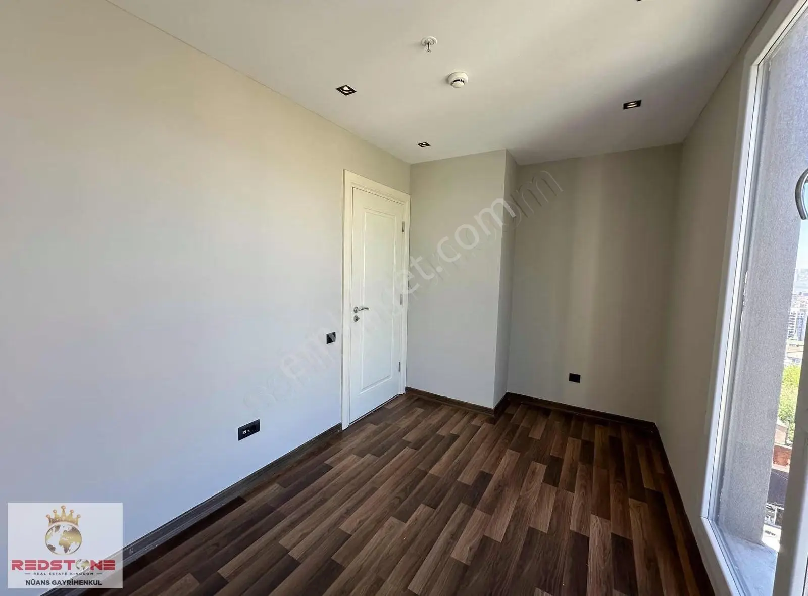 Meydan Halkalı Sitesi Satılık 2+1 Balkonlu Ebeveyn Banyolu Daire - Görsel 2