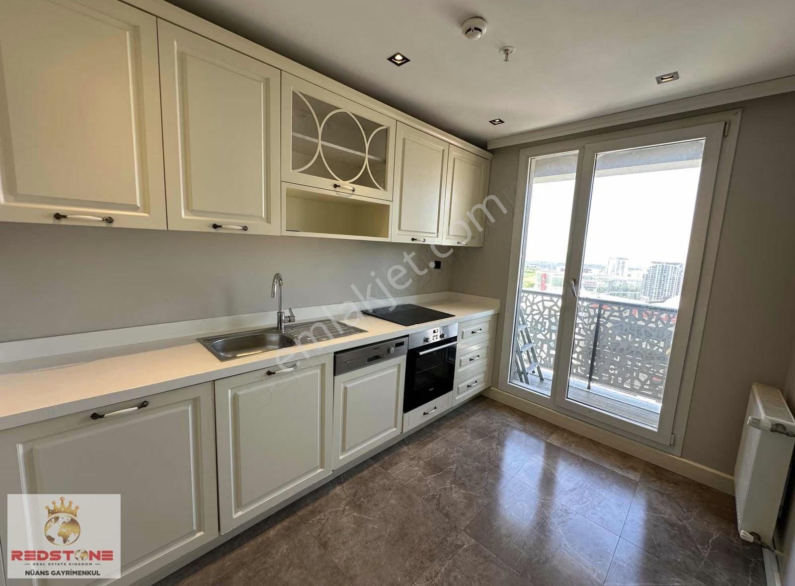 Meydan Halkalı Sitesi Satılık 2+1 Balkonlu Ebeveyn Banyolu Daire