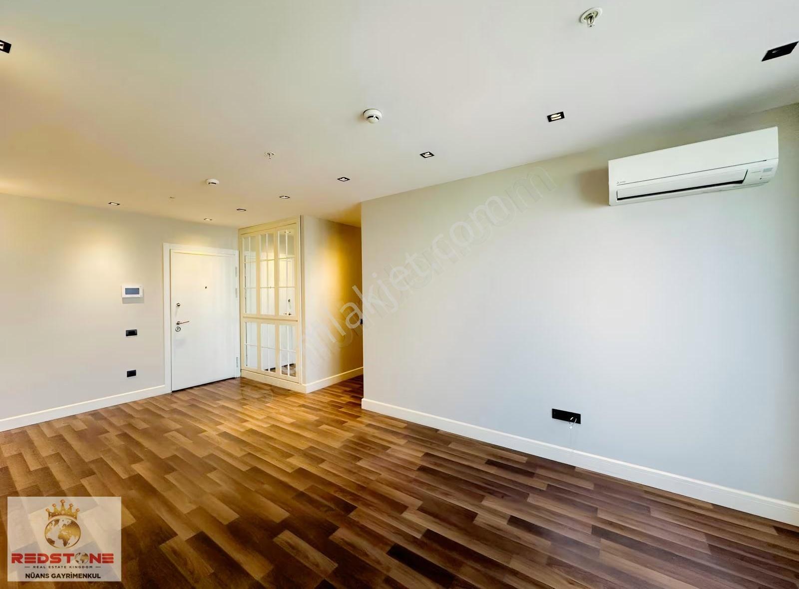 Meydan Halkalı Sitesi Yatırımlık En Büyük Tip Satılık 1+1 Daire