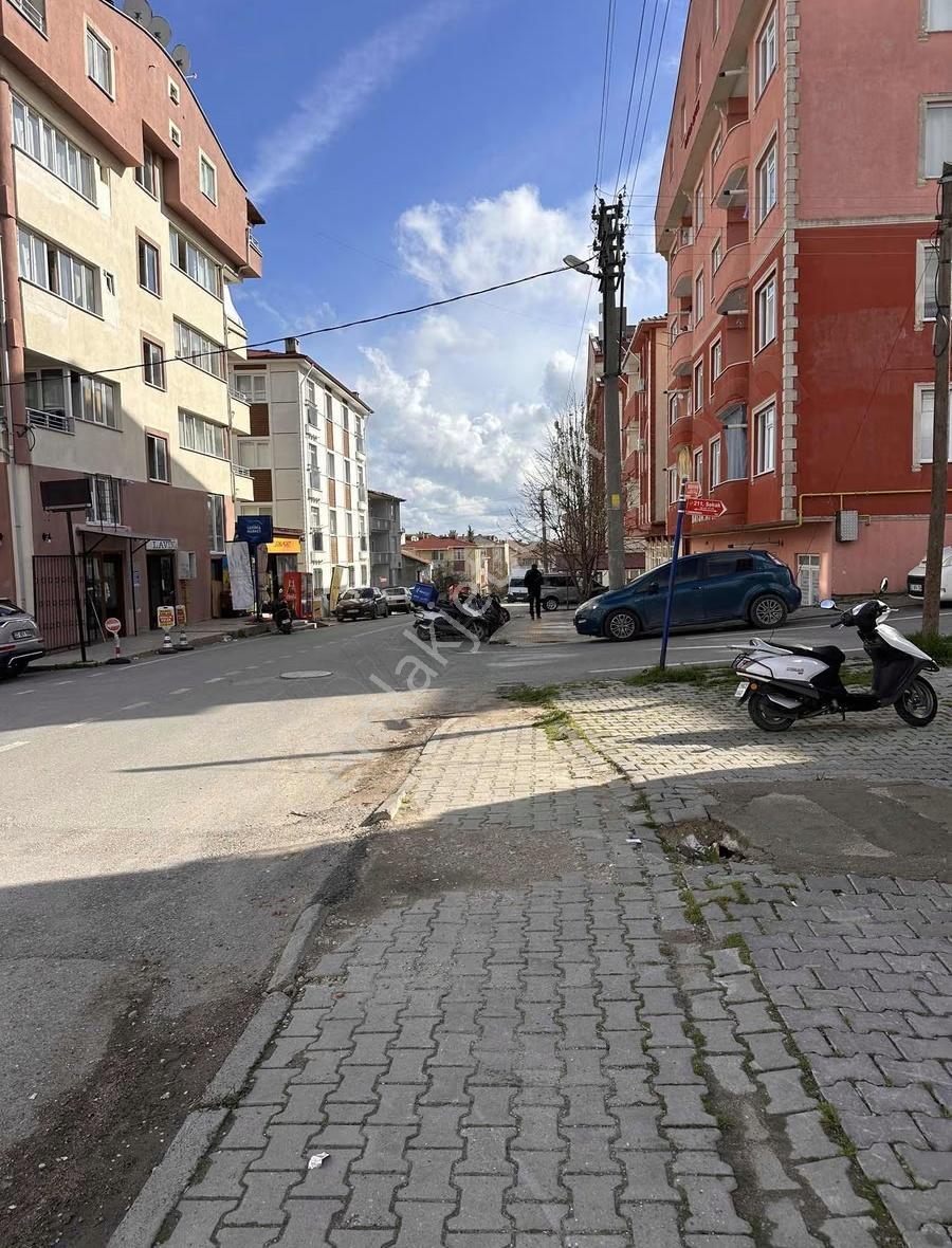 Atatürk Mahallesinde Öğrenci Apart Lokasyonu Kiralık Boş Dükkan - Görsel 20