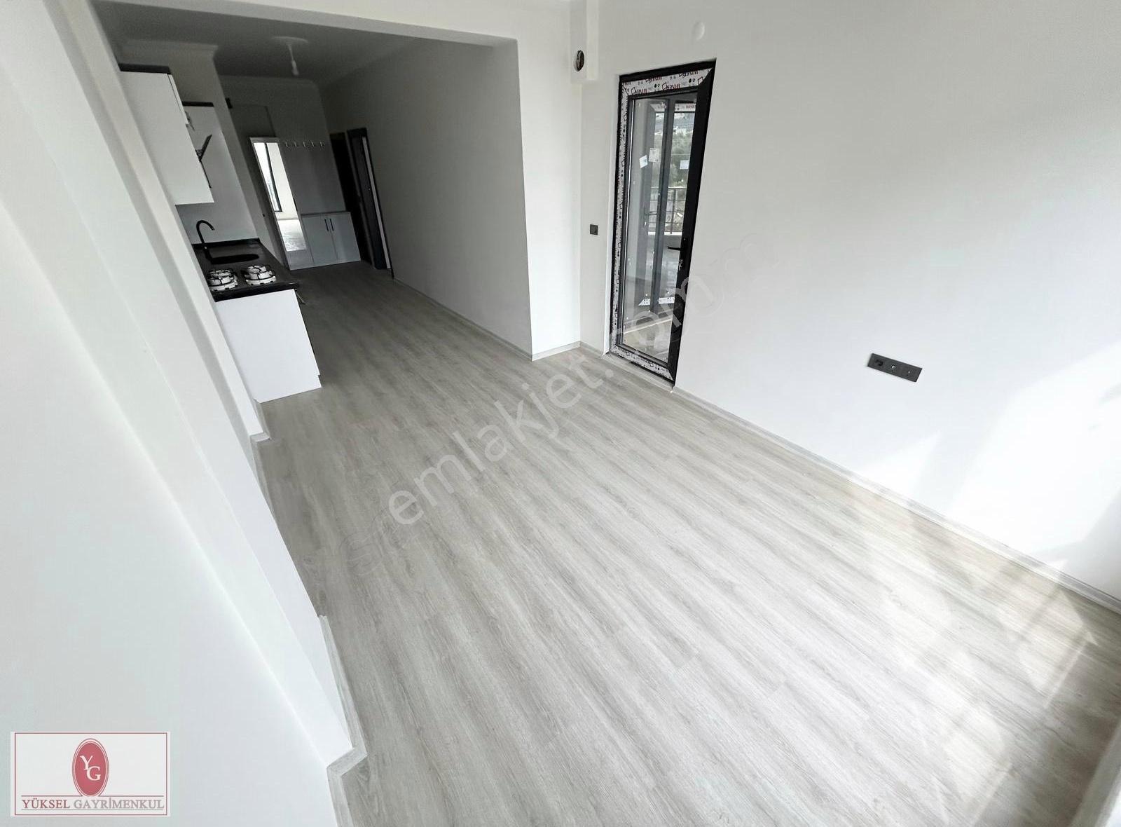 Yüksel'den Kadıköy'de Ön Cephe Ferah Asansörlü 1+1 Daire - Görsel 2