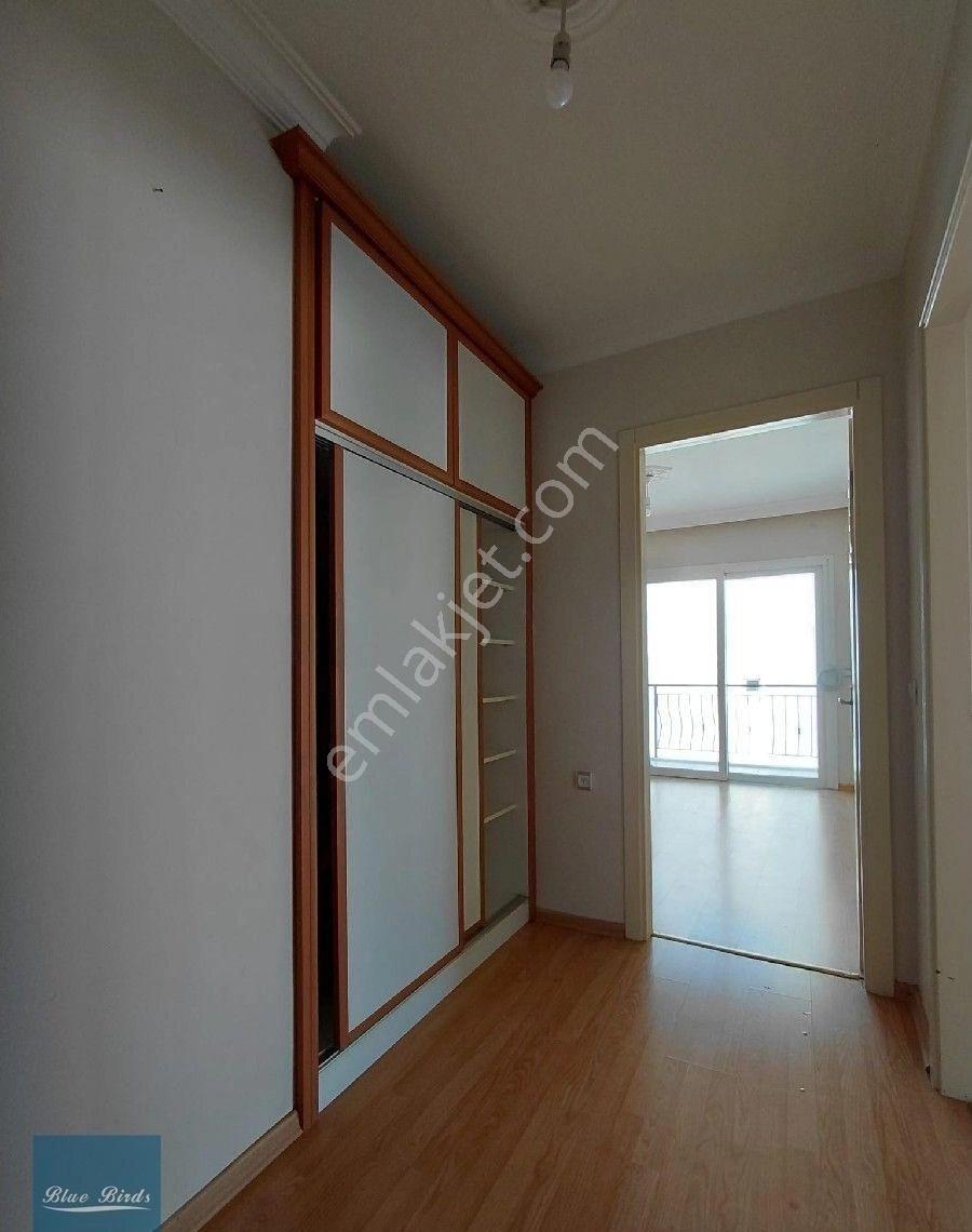 Kuşadası Marina Mevkiı Denız Manzaralı Arakat Daire - Görsel 12