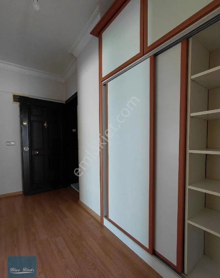 Kuşadası Marina Mevkiı Denız Manzaralı Arakat Daire - Görsel 5