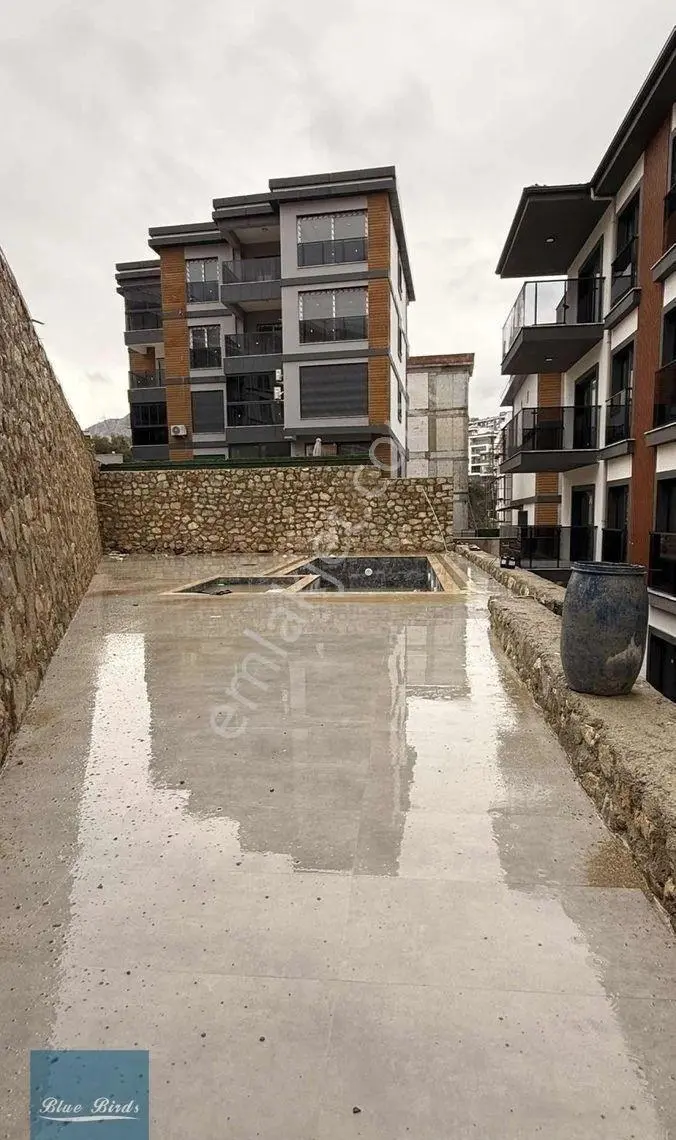 Havuzlu Sitede 2+1 Ayrı Mutfak Bahçeli Daire - Görsel 3