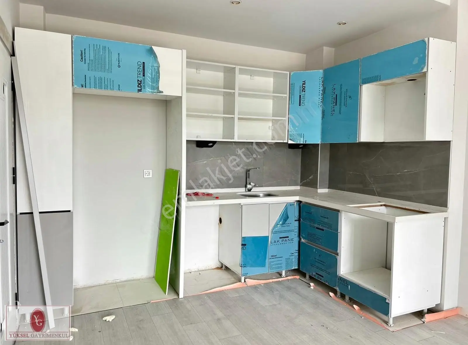 Yüksel'den Kadıköy'de 1+1 Takasa Açık K. Otoparklı Lüks Daire