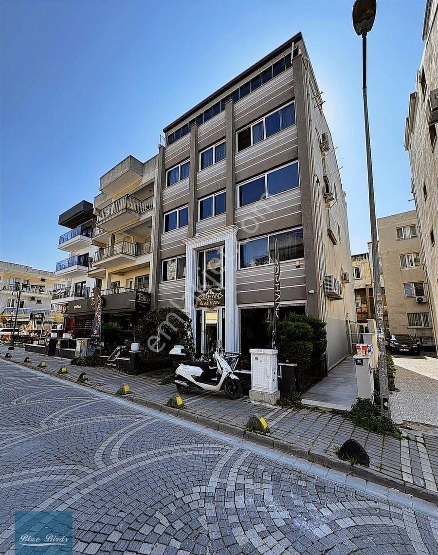 Kuşadası Merkezde Kuaförler Sokağında Kiralık İşyeri&ofis