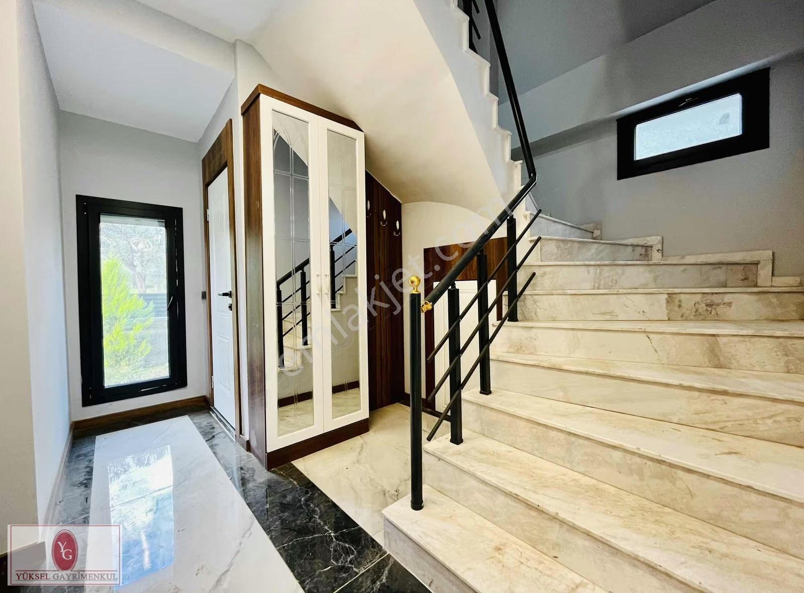 Yükselden Gürede Ultra Lüx Tasarım Şahane Cephe 3+1 Köşe Villa - Görsel 27