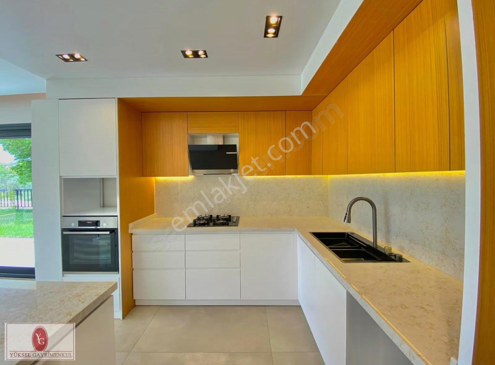 Yükselden Gürede Özel Tasarım Mimarıya Sahip Havuzlu 4+1 Villa - Görsel 31