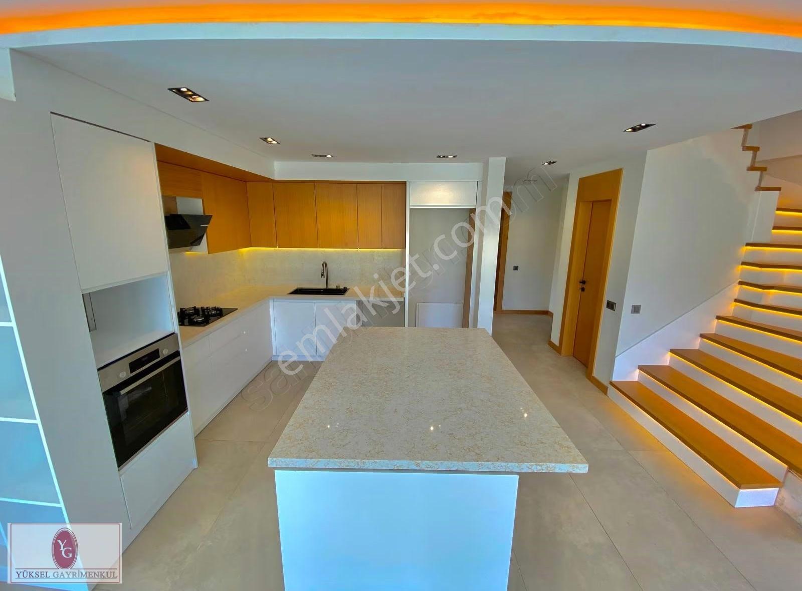 Yükselden Gürede Özel Tasarım Mimarıya Sahip Havuzlu 4+1 Villa - Görsel 30