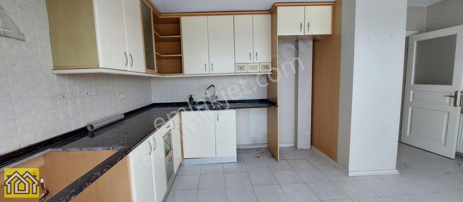 Basın Sitesi Kartal Yuvasında 5+1 Panoramik Körfez Manzaralı - Görsel 21