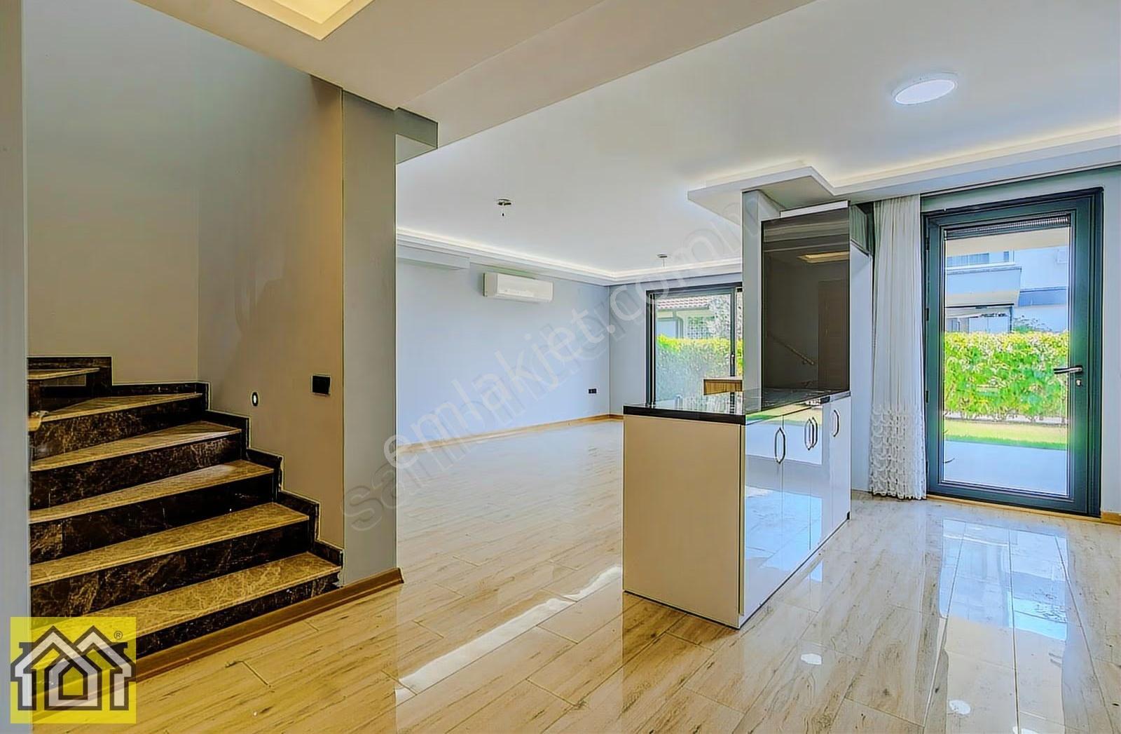 Güzelbahçede Denize 10 Metre,site İçinde Deniz Manzaralı Villa - Görsel 13