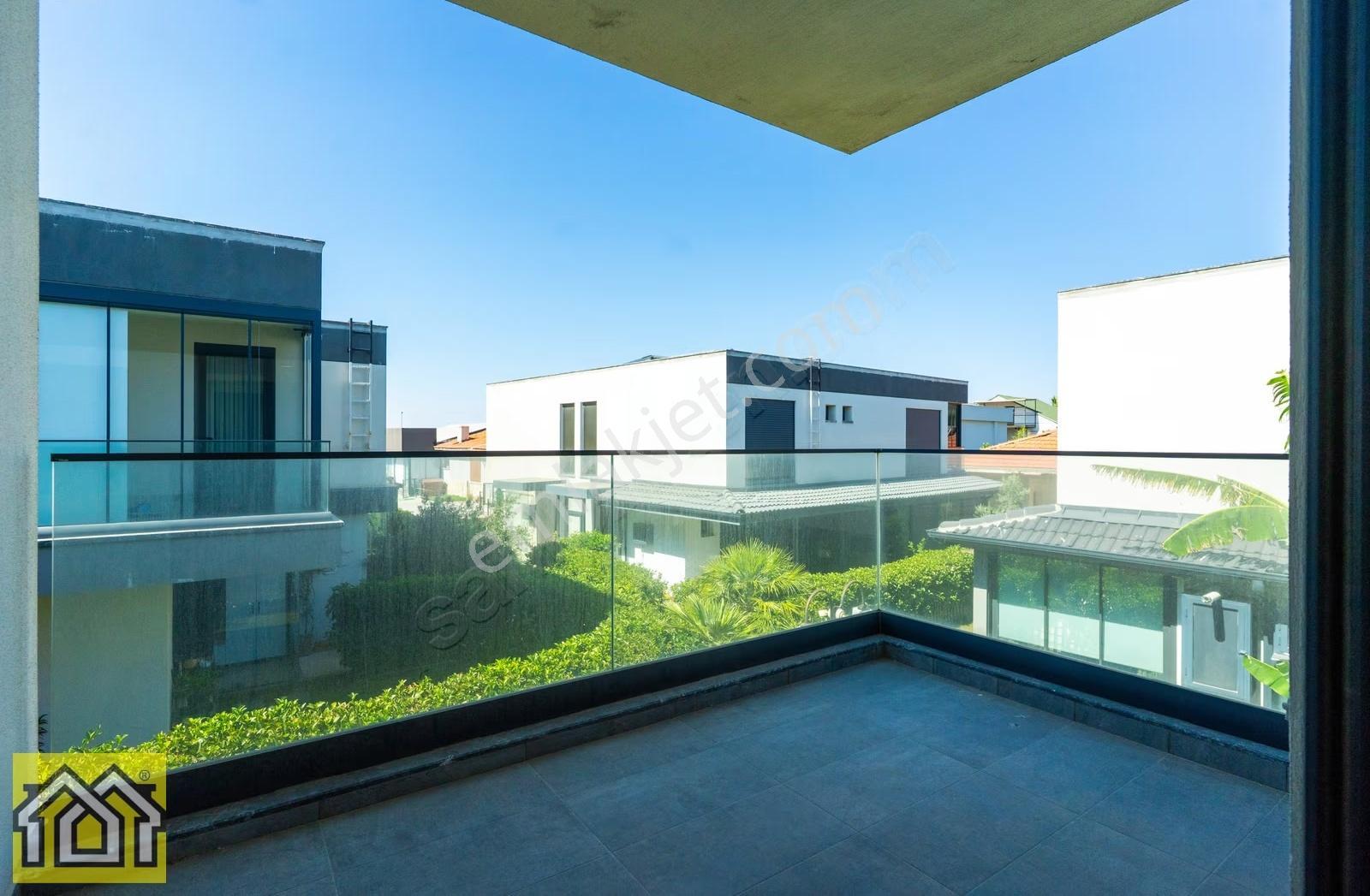 Güzelbahçede Denize 10 Metre,site İçinde Deniz Manzaralı Villa - Görsel 21