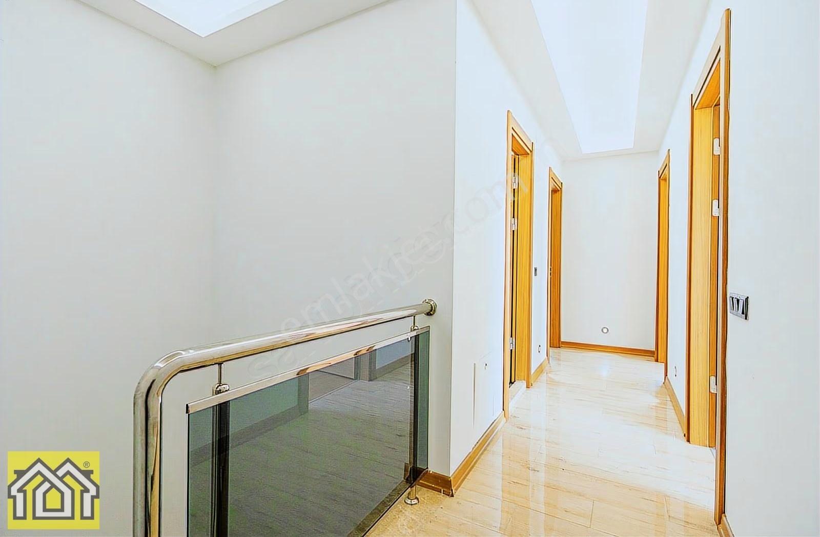 Güzelbahçede Denize 10 Metre,site İçinde Deniz Manzaralı Villa - Görsel 10