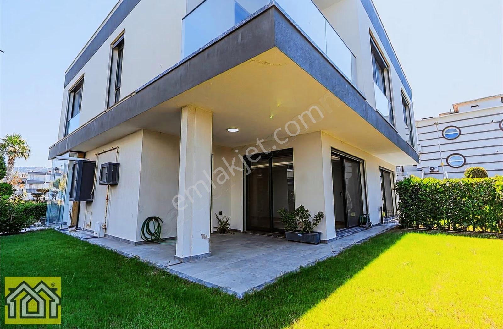 Güzelbahçede Denize 10 Metre,site İçinde Deniz Manzaralı Villa - Görsel 24