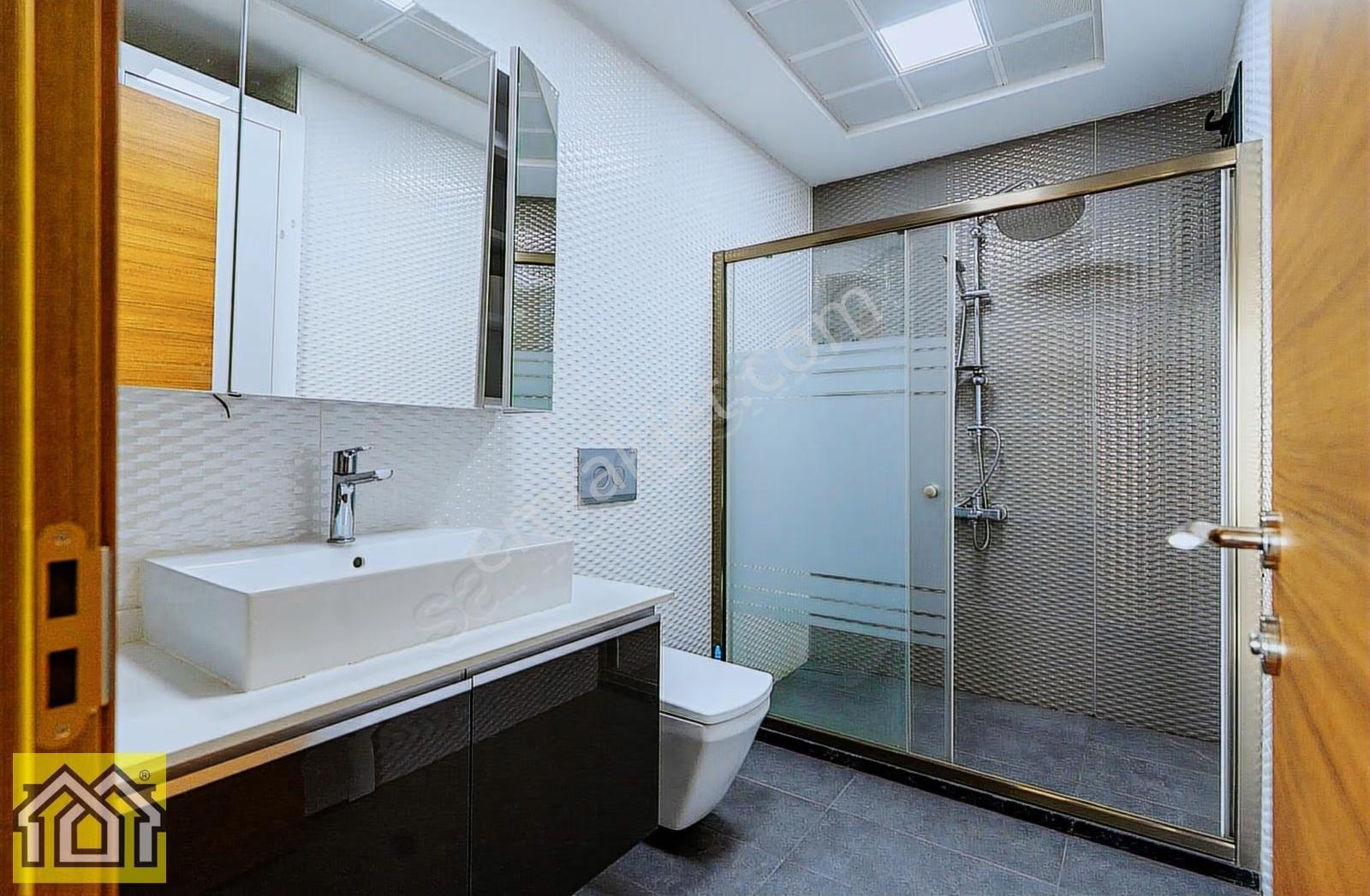 Güzelbahçede Denize 10 Metre,site İçinde Deniz Manzaralı Villa - Görsel 20